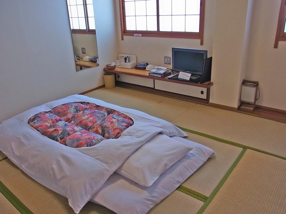 Hotel Ohta Ozu  Extérieur photo