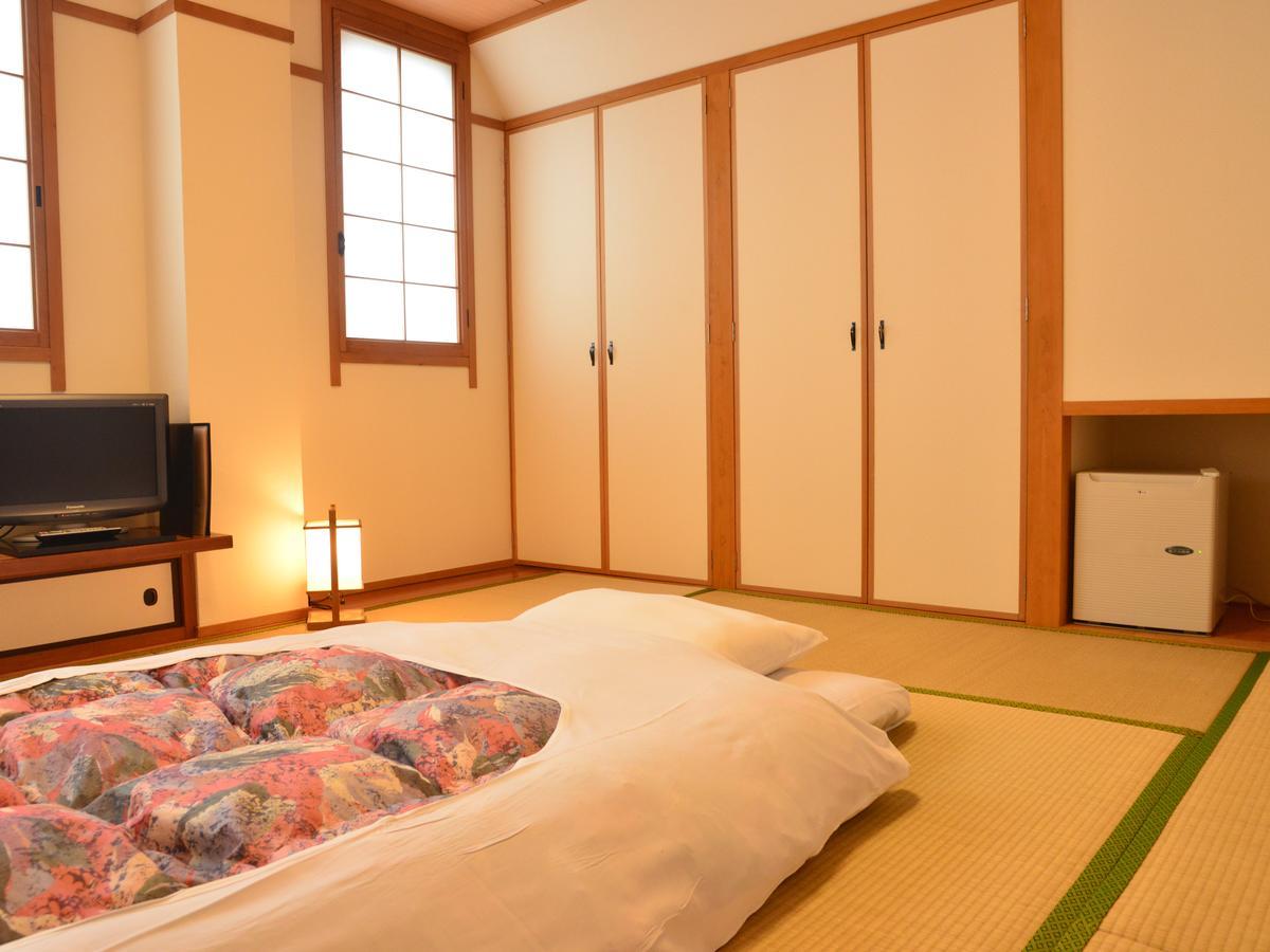 Hotel Ohta Ozu  Extérieur photo